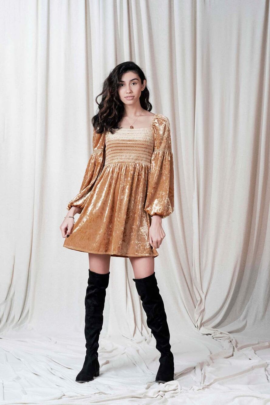 Coco + Jaimeson Gold Crushed Velvet Smocked Renaissance Dress Lace XL